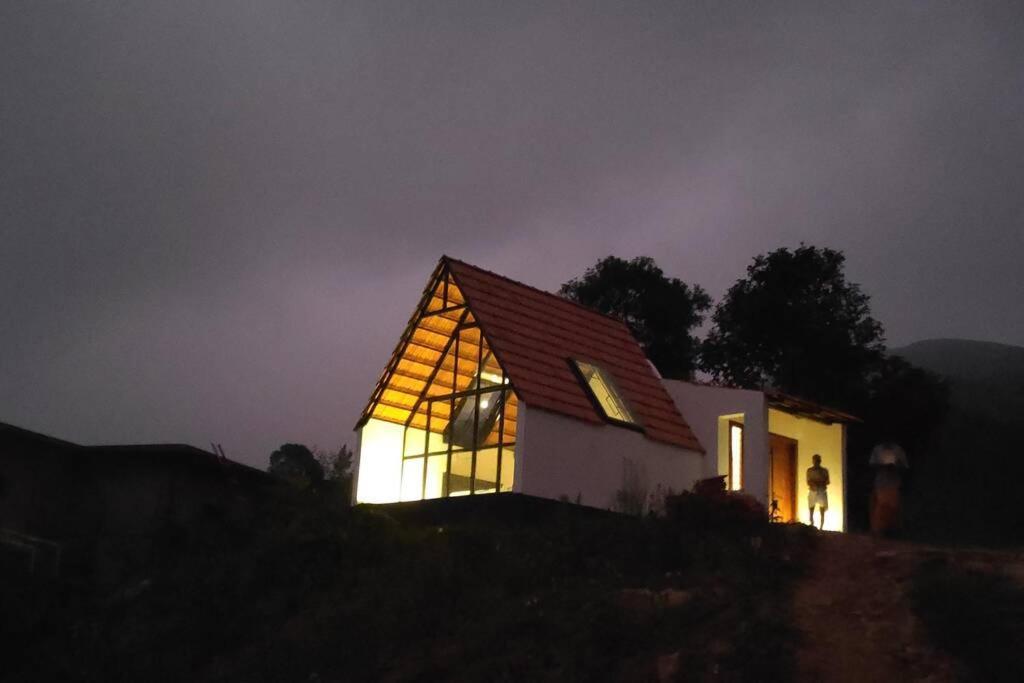 Farmstay In ചില്ലുകൂടാരം At Les Domki Et Al. Vagamon Exterior foto