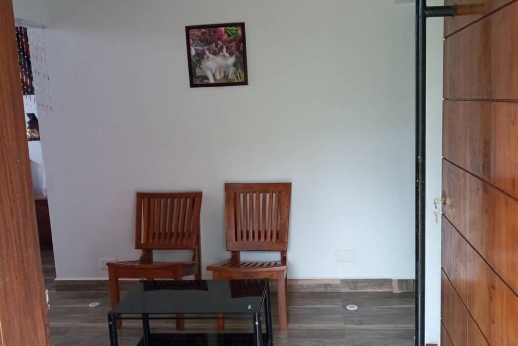 Farmstay In ചില്ലുകൂടാരം At Les Domki Et Al. Vagamon Exterior foto